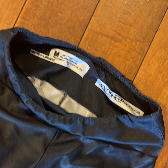 Gold Sheep Yoga leggings - Picture 2 of 3